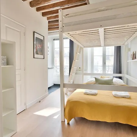 New Mezzanine In The Heart Of * Parigi